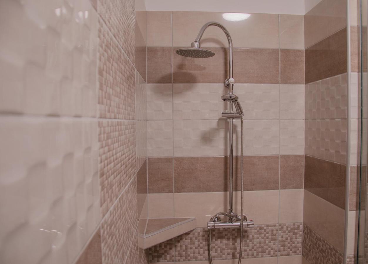 Oros House Apartmanhaz 오라샤자 외부 사진