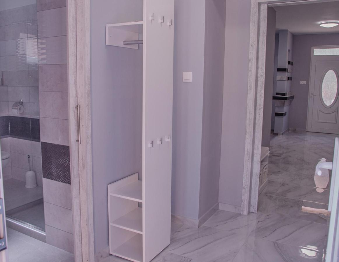 Oros House Apartmanhaz 오라샤자 외부 사진