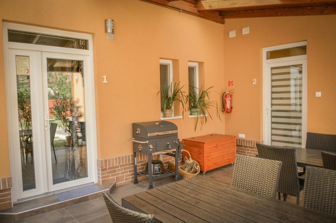 Oros House Apartmanhaz 오라샤자 외부 사진