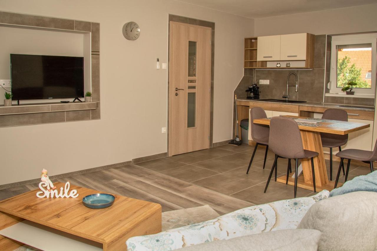 Oros House Apartmanhaz 오라샤자 외부 사진