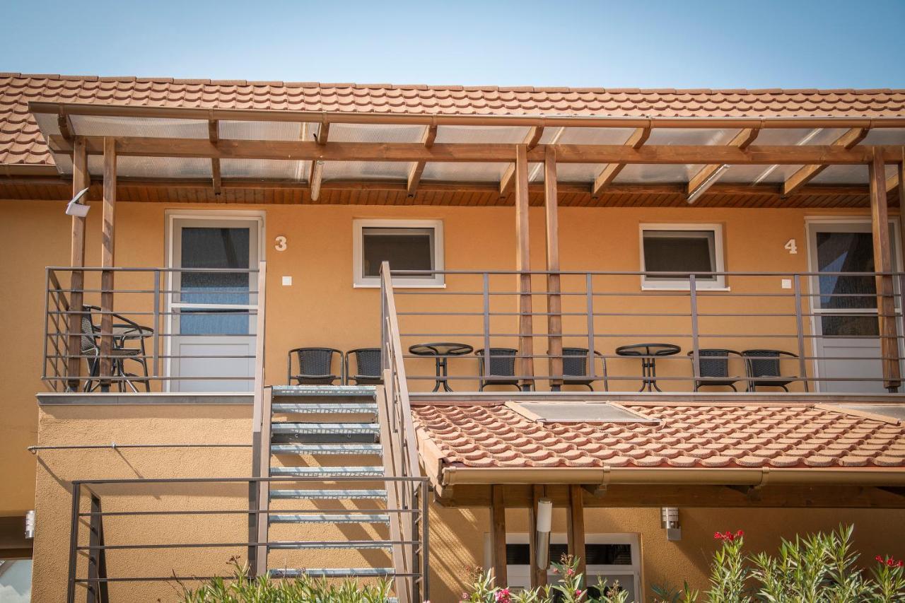 Oros House Apartmanhaz 오라샤자 외부 사진